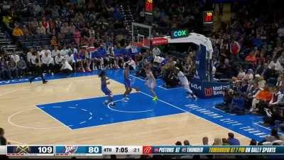 [Highlight] Christian Braun gets up high for the alleyoop dunk