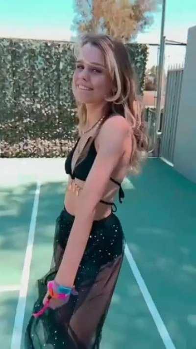 Diese skinny B*tch🍑