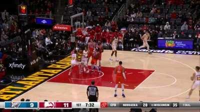 [Highlight] John Collins slams the lob from Trae to add another poster to his collection