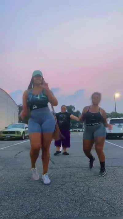 Tall and thick 🔥🔥