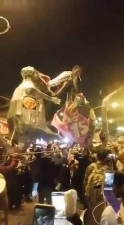 OJALÁ PUSIERAN ESE ESMERO EN SACAR AL PAÍS ADELANTE CSMR