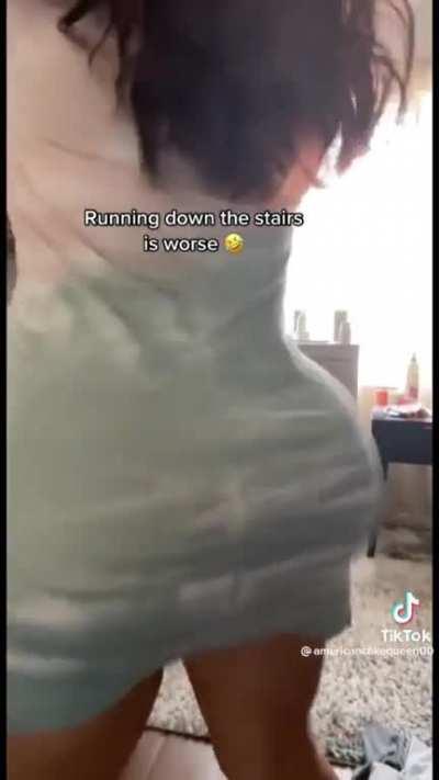 It does clap and it is indeed her