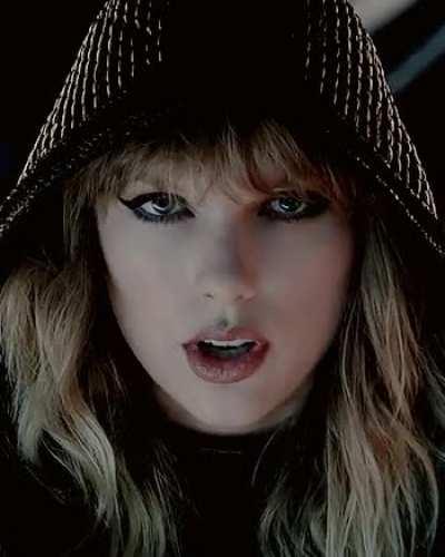 those lips are insane