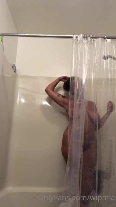 She so damn fooine 😩