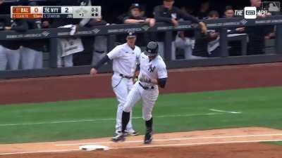 [Highlight] All rise...for Giancarlo Stanton hitting his 29th HR