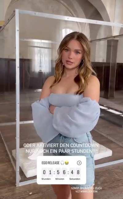 Julia sperrt euch ein…