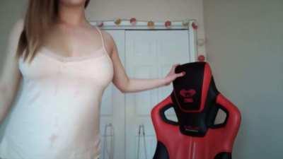 Embracing the braless look!