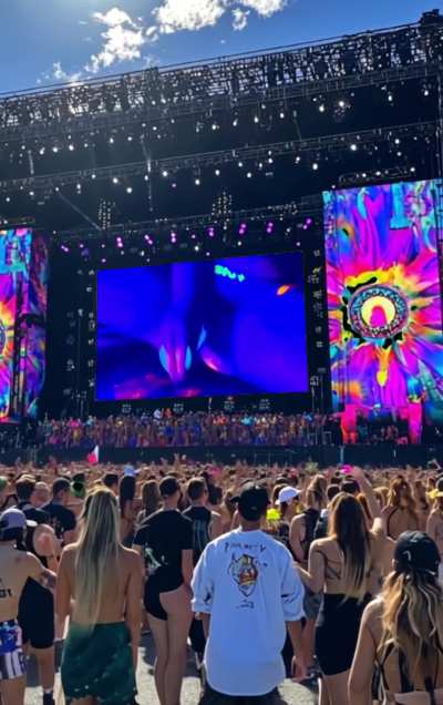 How I wish I could make this reality.  I Love when people are watching.