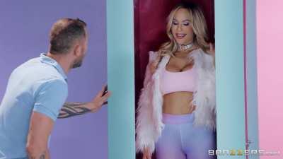 All Dolled Up: Gonzo Edition - Olivia Austin