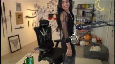 Valkyrae_ - Video #9655