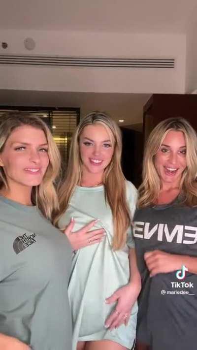 @mariedee_ and her MILF friends