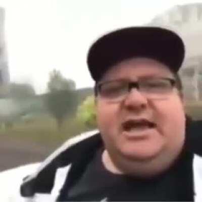 Olha concordo com ele em... Fui comprar pão uma vez vim com 5 litrão de Cerveja e o foda é que não era pra min ,_,