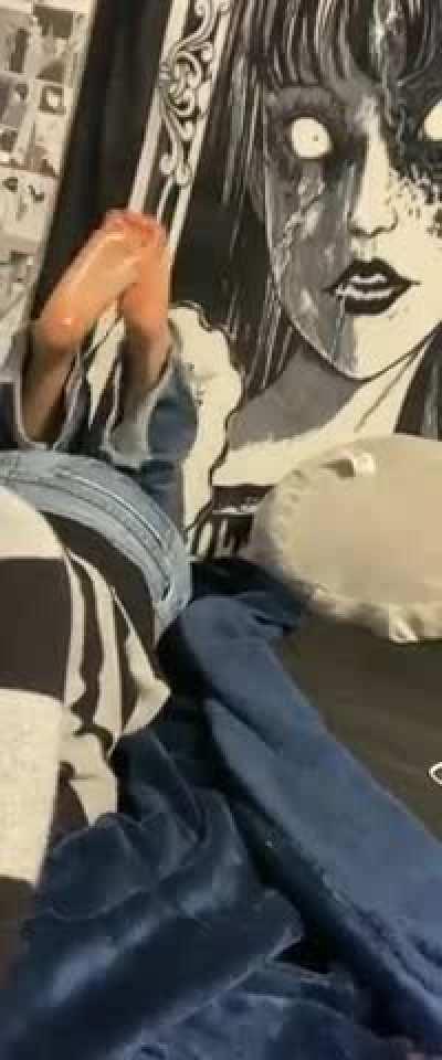 Monstra0.3 tiktok/insta famous alt girl feet