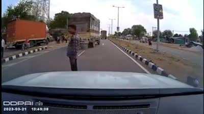 WCGW driving in the freeway