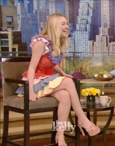 Dakota Fanning has amazing legs