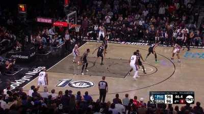 [Highlight] Tyrese Maxey hits the huge step back three to put the Sixers up by 3 late in the 4th