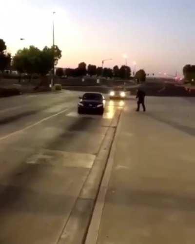 A comparison of 2 similar situations with different outcomes