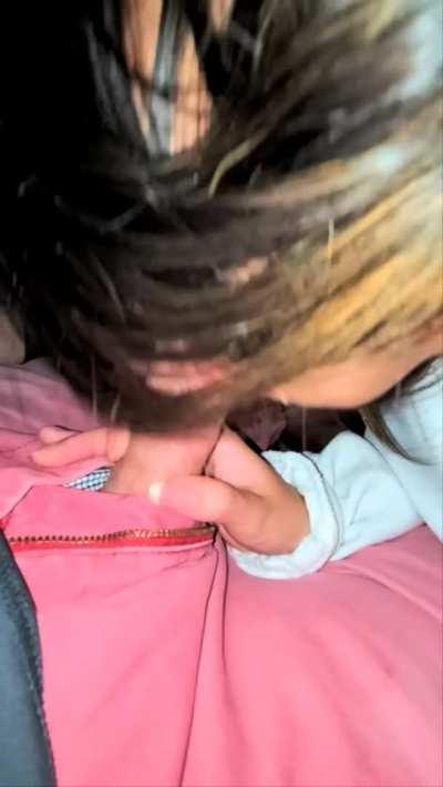 I had to give my ride home a little show of appreciation, so I had him pull over and sucked his cock😜