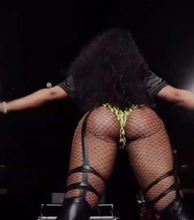 💦😈😍🤤MEG BOOTY STAY JIGGLING 💦😈😍🤤