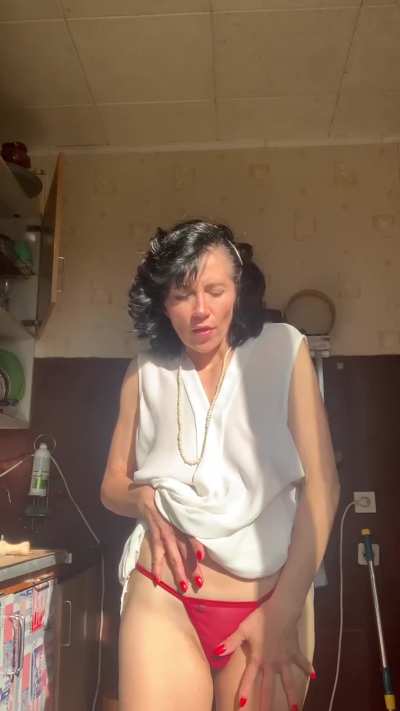 Happy Tuesday.. wanna watch me strip? 