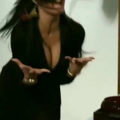 Modern Family (Season 2 Episode 8)