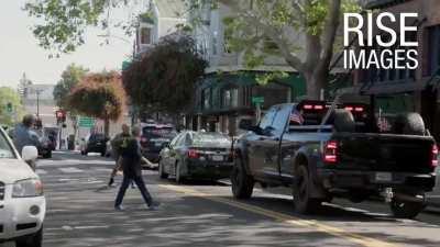 Residents of Oakland blocked the road and threw eggs at fascist “The People’s Convoy” in USA