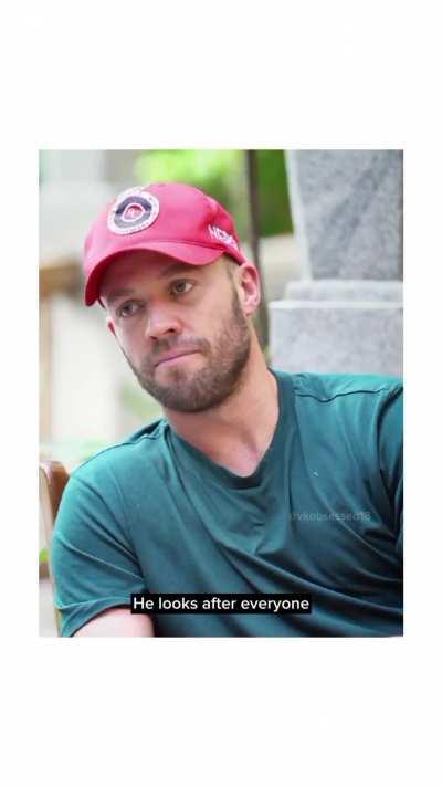 Anushka looks cute.💀