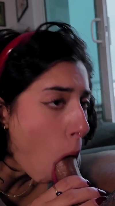 LilMissG loves that cock