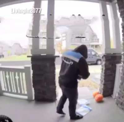 Watch your step this winter 😜