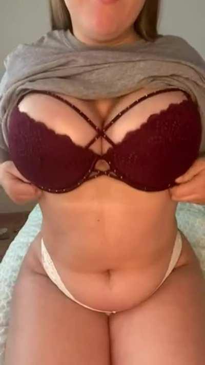 Finally I feel comfortable enough to show my chubby tummy... plz be nice