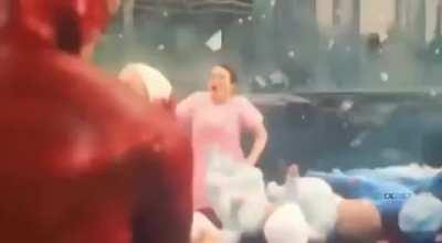 Ezra miller foi longe demais