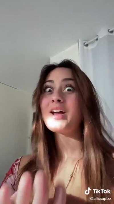 @alissaplzz