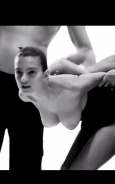 Young Emily Ratajkowski nude