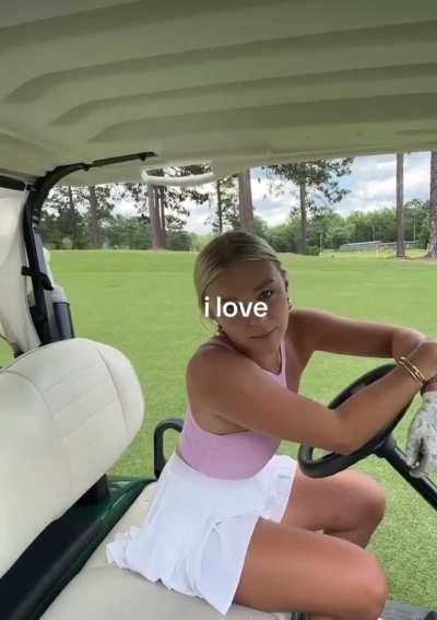 I love watching her play golf. Showing off her sexy legs in that mini skirt🥵