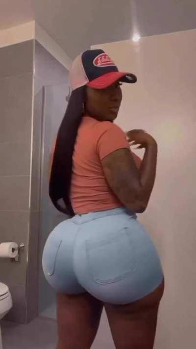 I really love women shaped like this