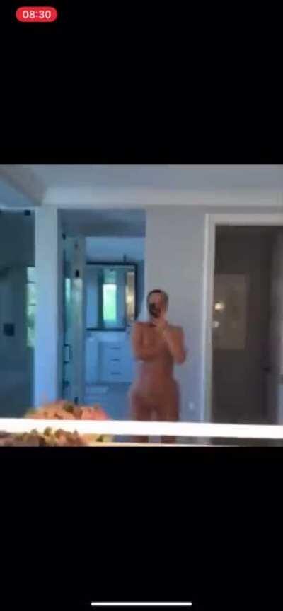 Khloe showing off her body