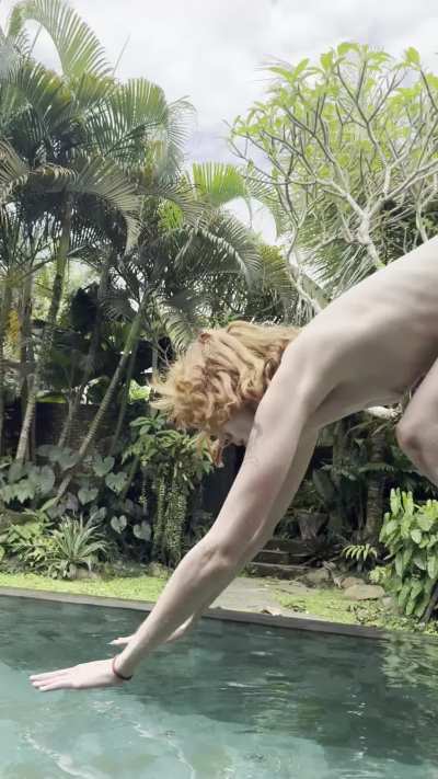 Look daddy how I jump into the pool