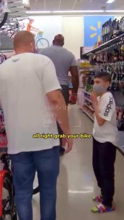 Shaq just doesn't stop giving