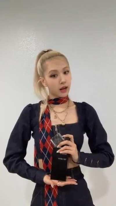 210329 Rosé TikTok Update
