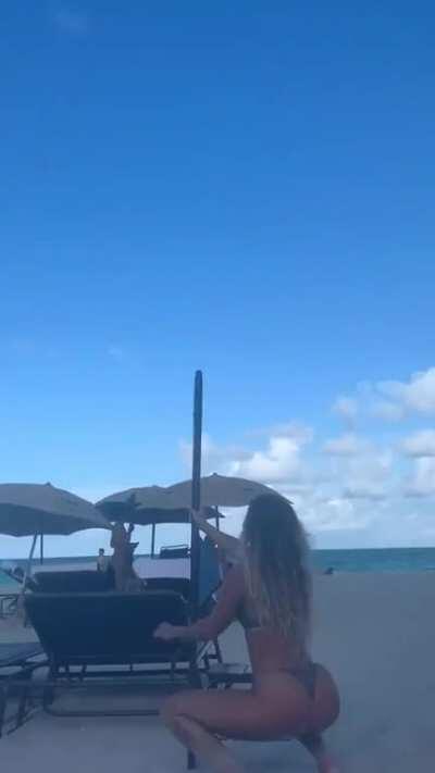 Casi twerk part 2 😍😍