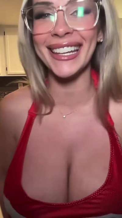 New live. Red top❤️