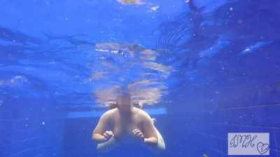 Best to swim nude :D [F]