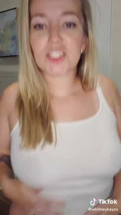 White t-shirt🙌🏻