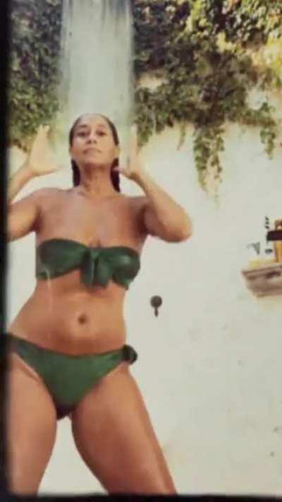 Just focused on that thick mound 🥵🤤🤤