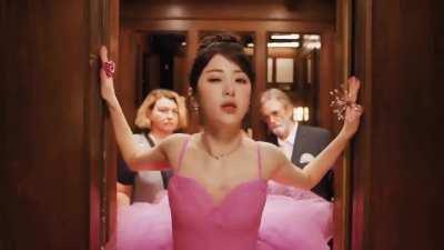 Huh Yunjin - Uniforgiven (LE SSERAFIM)