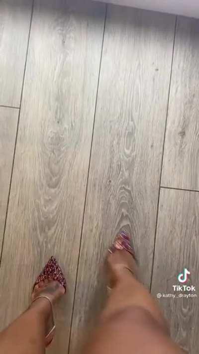 🦵🏽🍑❤️‍🔥😍