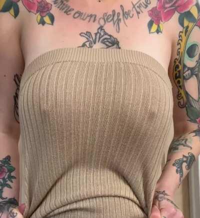 Didnât even realize I Went to work today without a bra on. #hornynipples