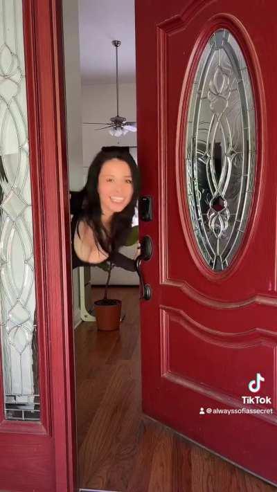 She likes to be watched 😳 @alwayssofiassecret