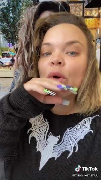 Breaking: Scotty dates a girl with wavy hair again!!! Can’t believe it!!!