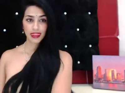 Beautiful Indian girl topless 😍